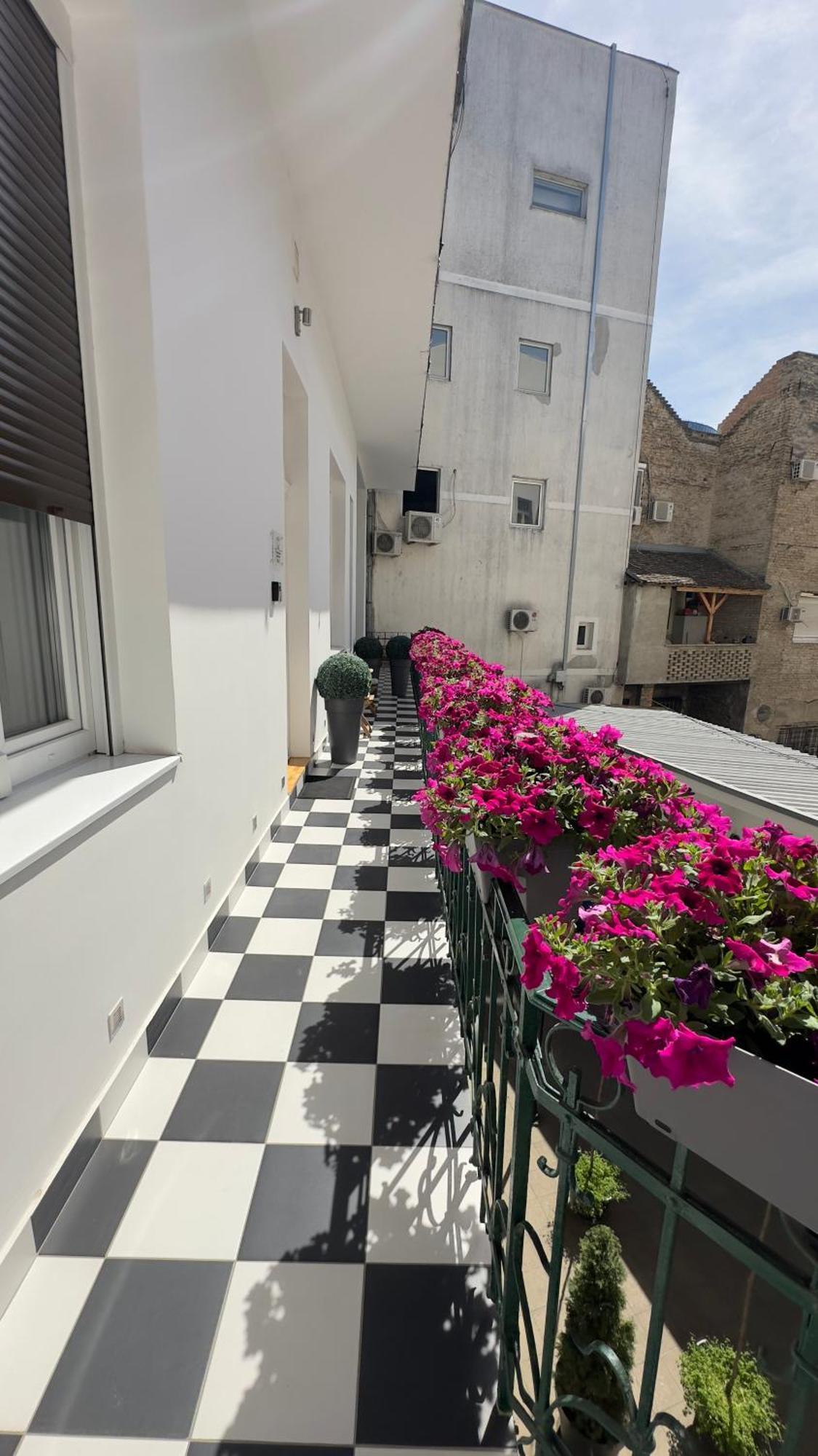 Theatre Square Apartments Novi Sad Exterior foto